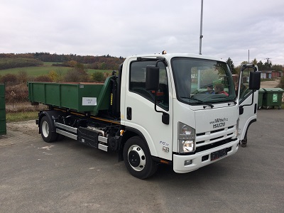 ISUZU P75